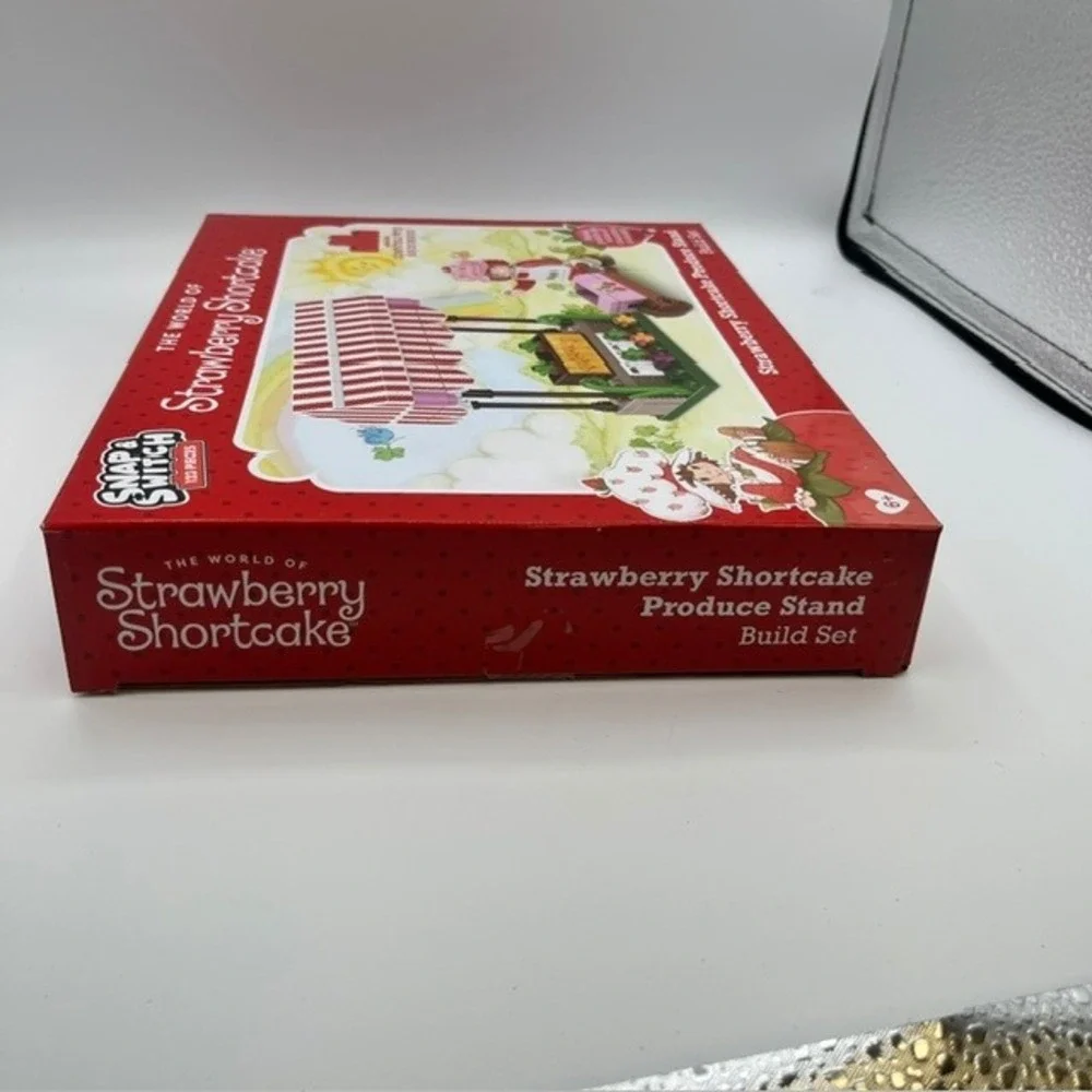 Strawberry Shortcake Produce Stand Build Set Snap & Switch 123 Pcs New